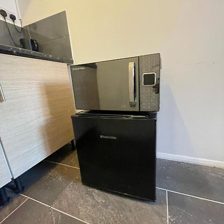 Fantastic Studio, Private Bathroom And Mini Kitchen. Thamesmead  Buitenkant foto